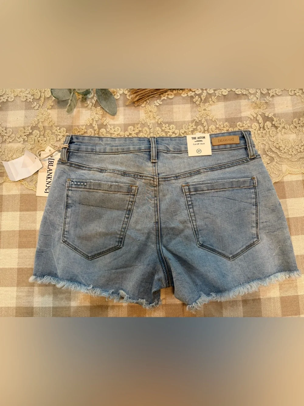 BlankNYC The Astor Cutoff Shorts NWT Size 27 Organic Cotton Distressed Denim